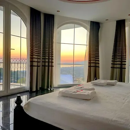Sea View With Jacuzzi, 4 Bedrooms In - Dolcevita וילה