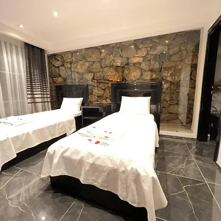 וילה Sea View With Jacuzzi, 4 Bedrooms In - Dolcevita אלאניה